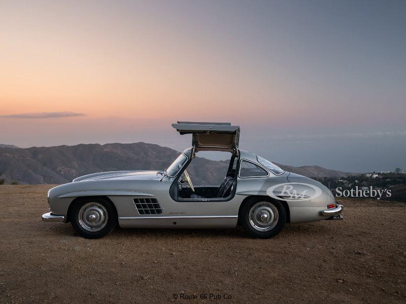 55-Mercedes-doors-open